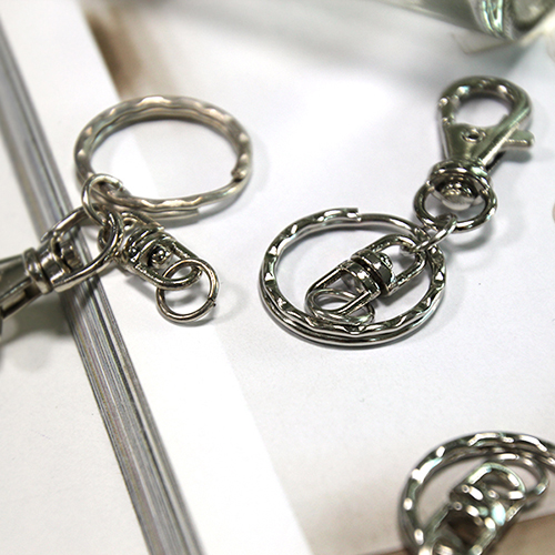 ナスカン 金属キーホルダー<br><値下げ♥><br>28mm・2色<br>5/10EA