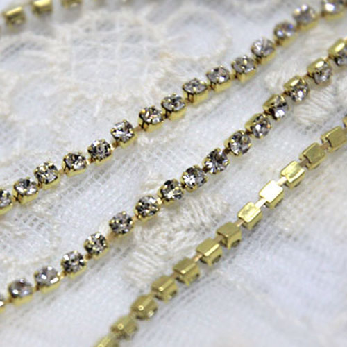 2mm四角キュービックビーズ <br>gold<br>50cm