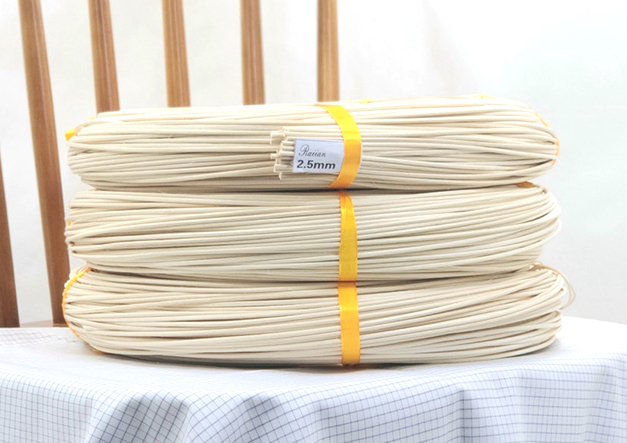 ラタン　籐　2.5ミリ　丸芯　手芸　500ｇ×2 ラタン(籐) 丸芯 生成り 2.5mm 500g
