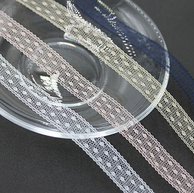 【RONRON】★人気★紐リボンレースVネックスリムクロップト3色 RIBEL | 幅10~80mmの多様なレースリボン 【レース専門店リベル】